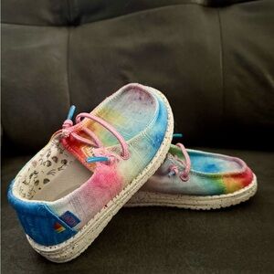 Girl’s Hey Dude’s ~ Size 9